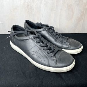 Woman’s black leather Ecco soft sneaker size 10